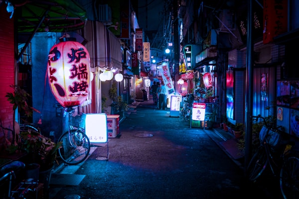 广阔海洋与渔船